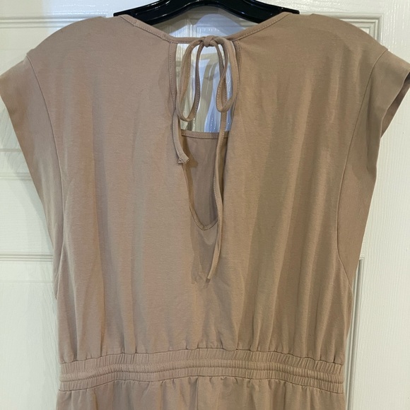 Le Lis Tan Drawstring Waist Jumpsuit NWT - Picture 5 of 11
